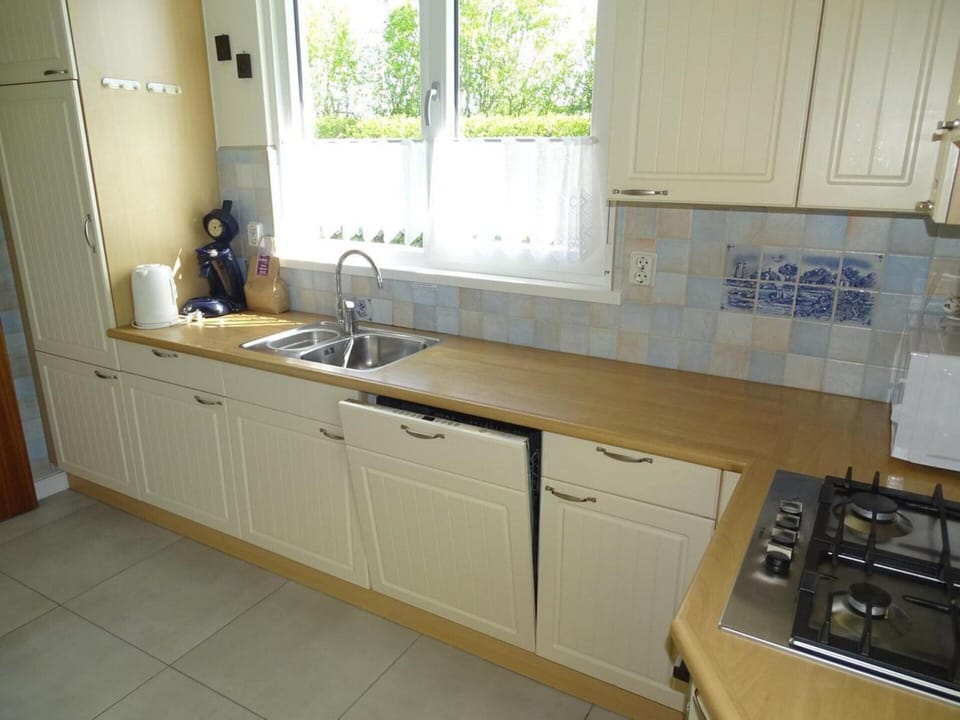 House | Private kitchen | Electric kettle, toaster