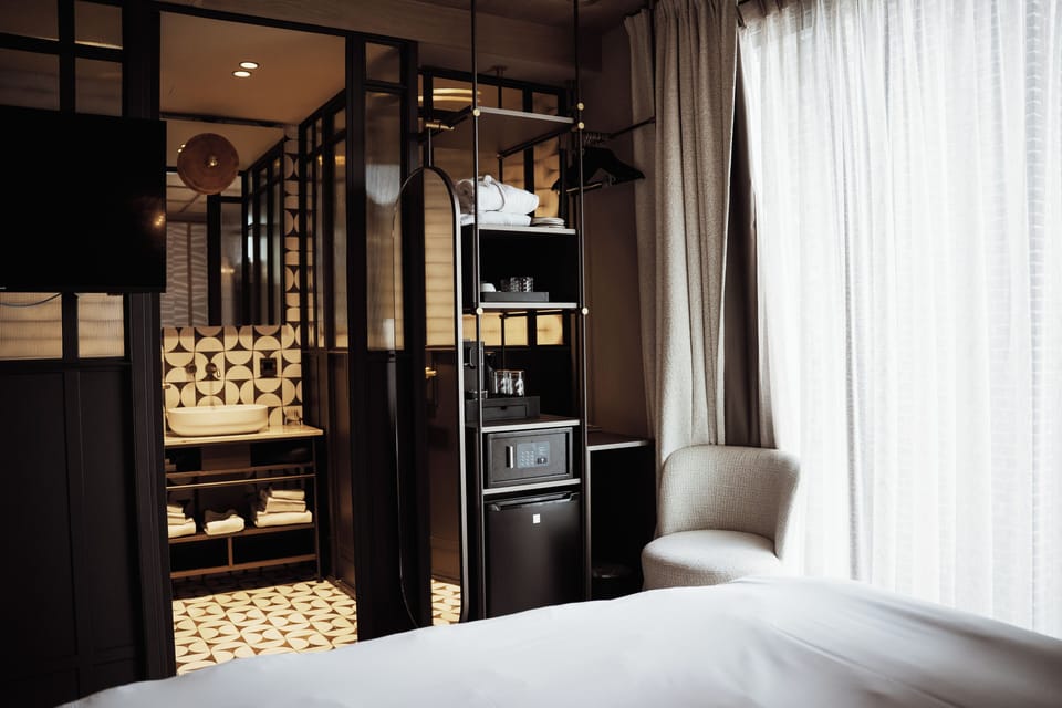 Comfort - Rattan City | Premium bedding, free minibar, in-room safe, desk