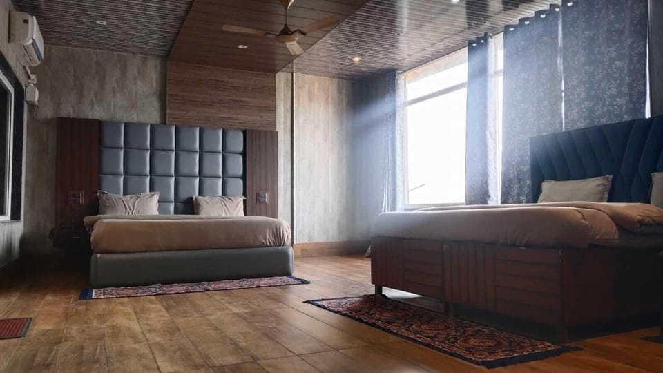 Family Room, Balcony | Iron/ironing board (on request), WiFi (free)