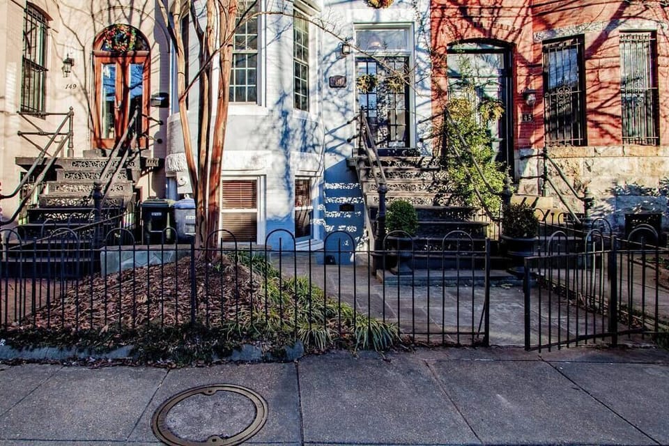 Secure accommodation with a gated entrance in DC