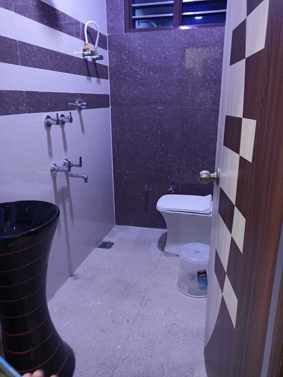 Deluxe Single Room, Balcony, Garden View | Bathroom | Shower, slippers, towels, soap