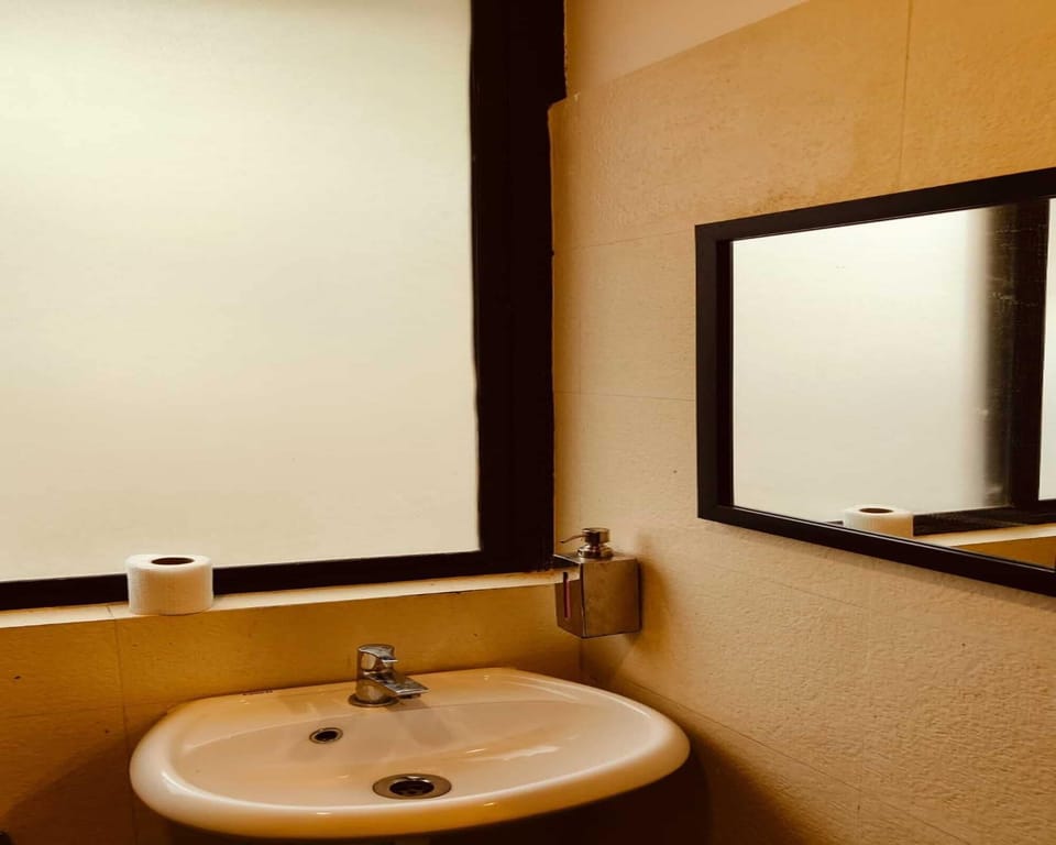 Standard Room | Bathroom