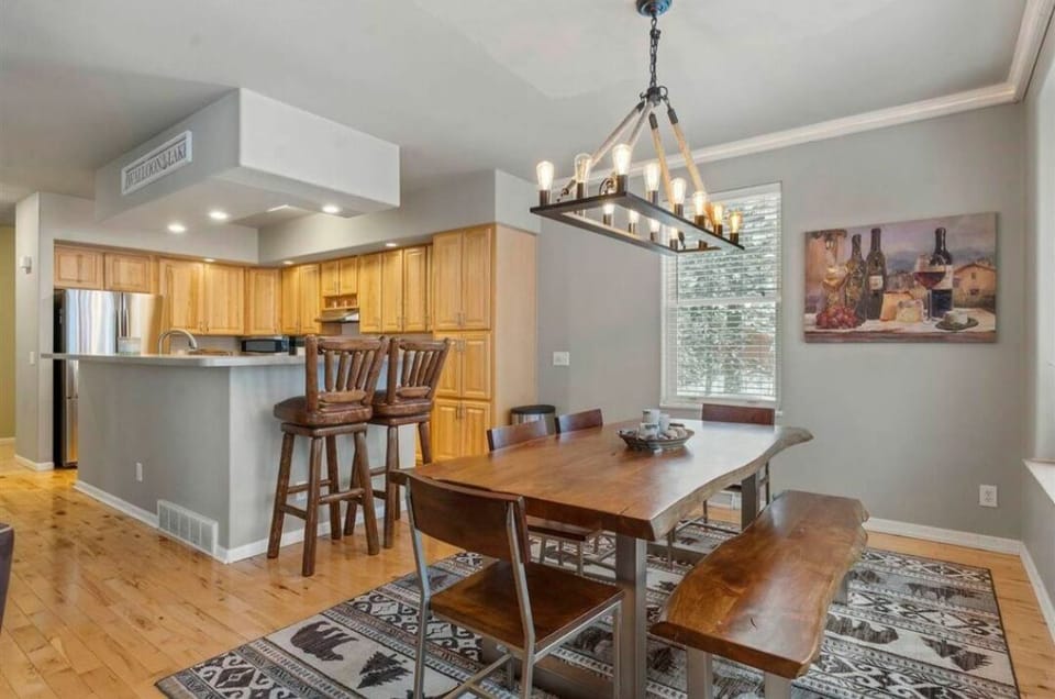 Lower level dining area seats 6-8, looking into the full kitchen