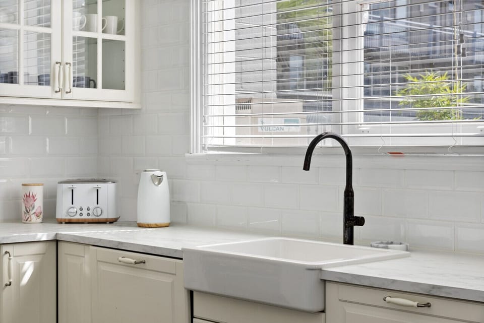 This is for you if you`re a morning person who enjoys breakfast. We have a toaster and a water boiler.