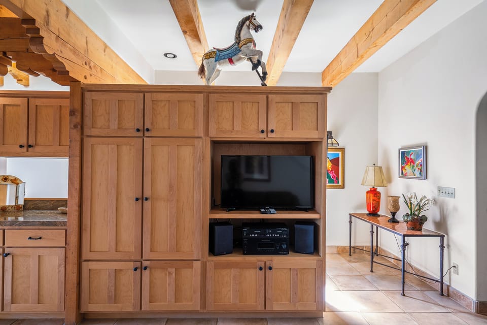 Ponderosa TV, entertainment center