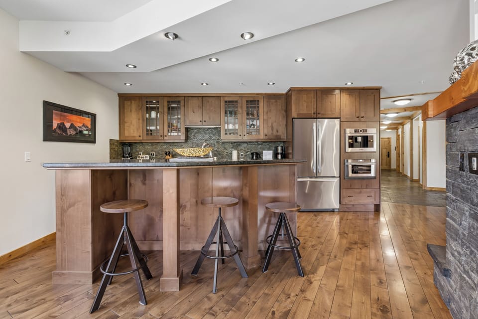 Condo | Private kitchen | Coffee/tea maker, toaster