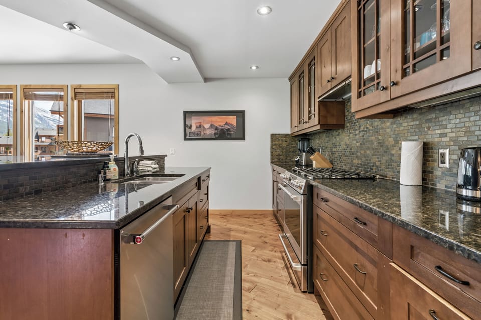 Condo | Private kitchen | Coffee/tea maker, toaster