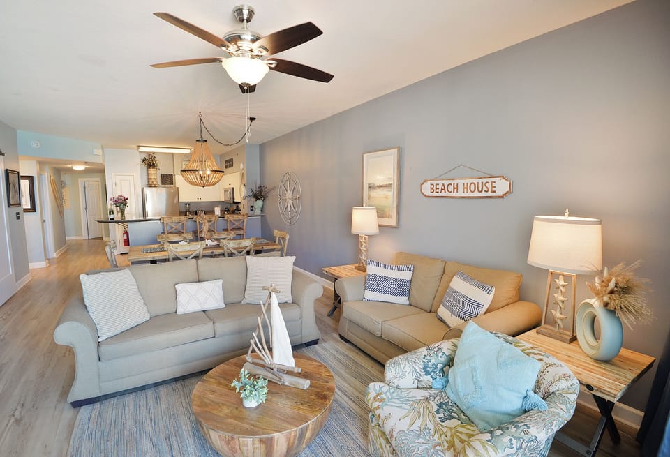 Living Room
Sleeper sofa
Loveseat
Cozy chair