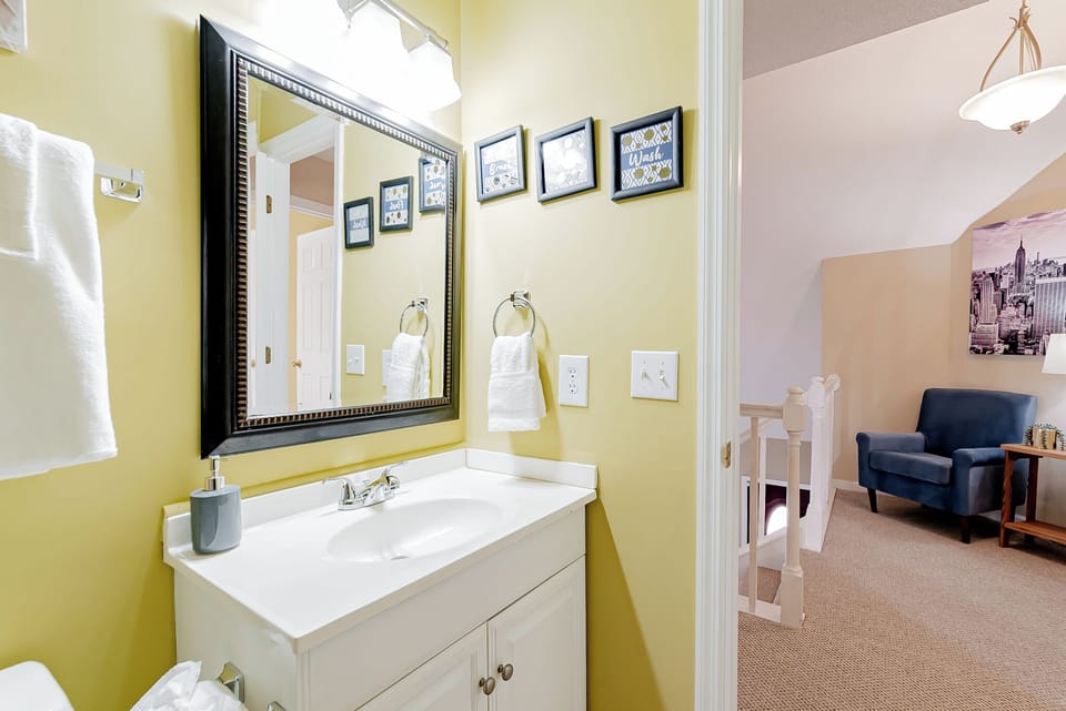 House, 4 Bedroom, 2 Bathrooms | Bathroom | Combined shower/tub