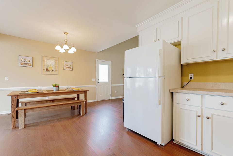 House, 4 Bedroom, 2 Bathrooms | Private kitchen