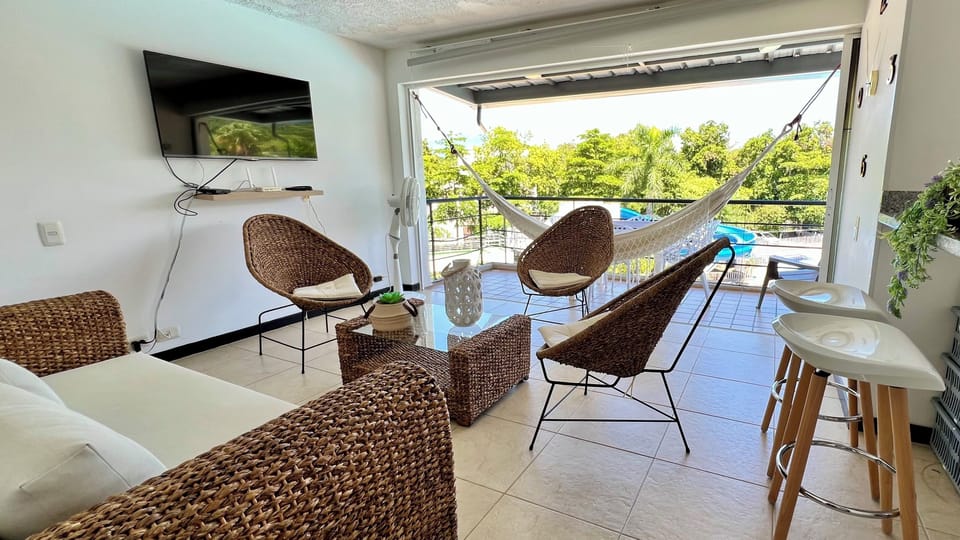 Family Apartment, Pool View | Living area
