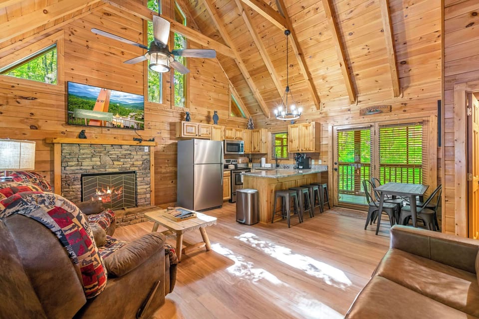 Open floor living room and kitchen