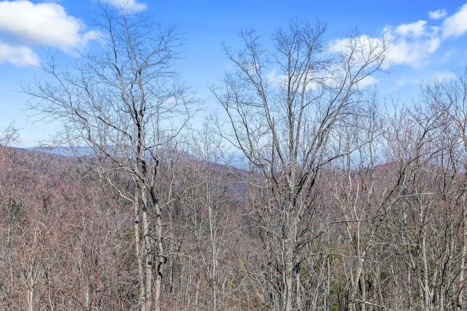 Step out onto the balcony & lounge in the fresh air