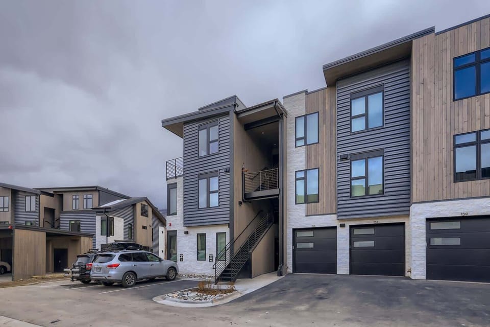 1 garage & 1 driveway spot available