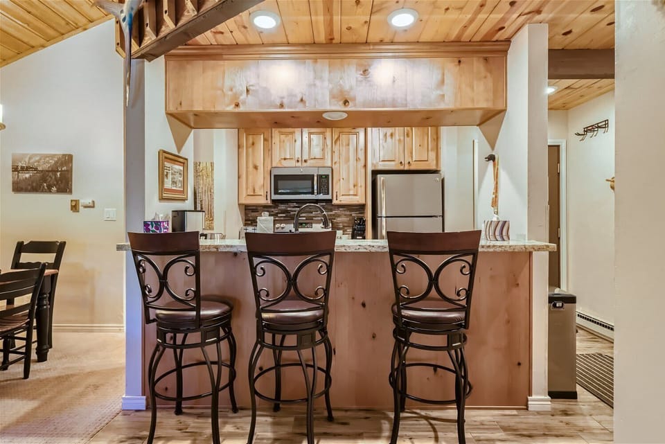 Additional counter seating