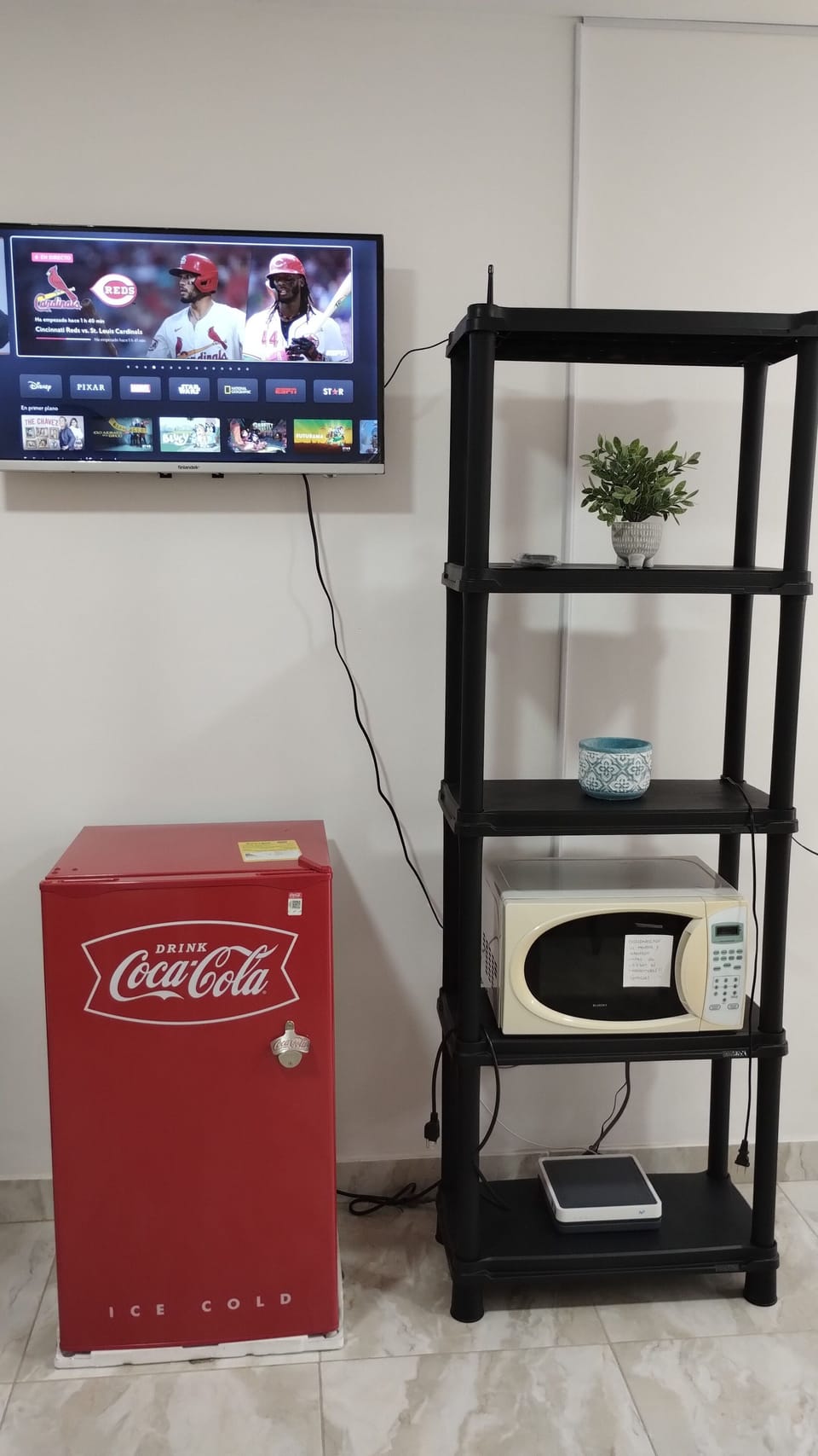 High speed internet (Wifi) + Smart TV