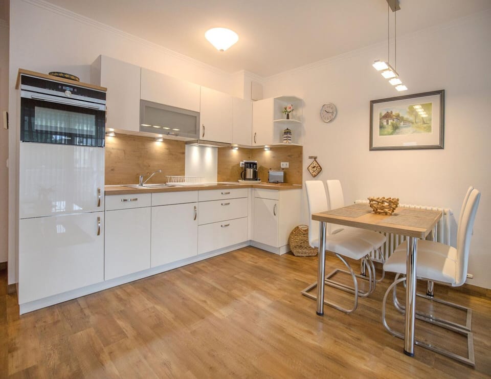 Apartment | Dining