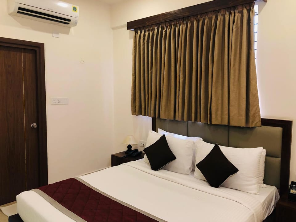 Standard Room | Premium bedding, soundproofing, free WiFi, bed sheets