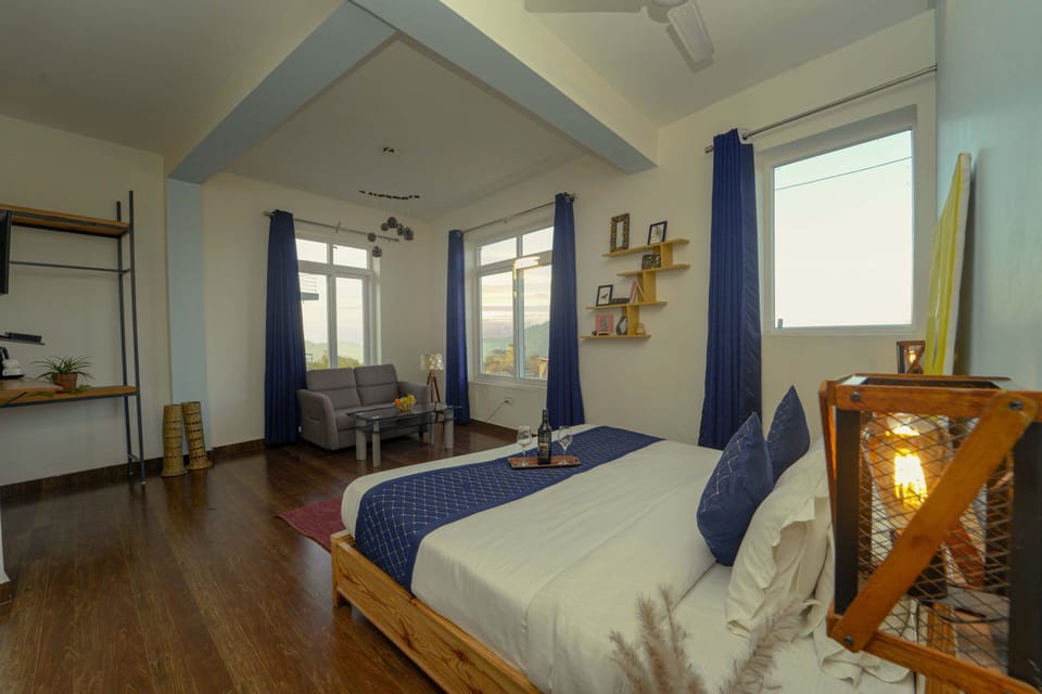 Suite, Mountain View | Free WiFi, bed sheets