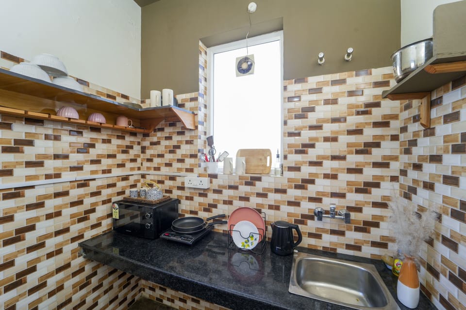 Deluxe Apartment, City View | Private kitchen