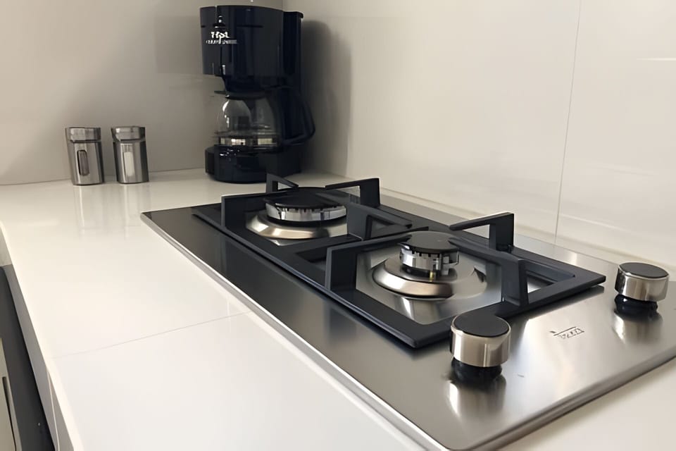 Standard Studio | Private kitchen | Mini-fridge, microwave, coffee/tea maker, cleaning supplies
