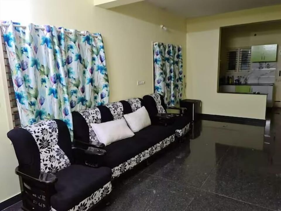 Standard Apartment | Living area