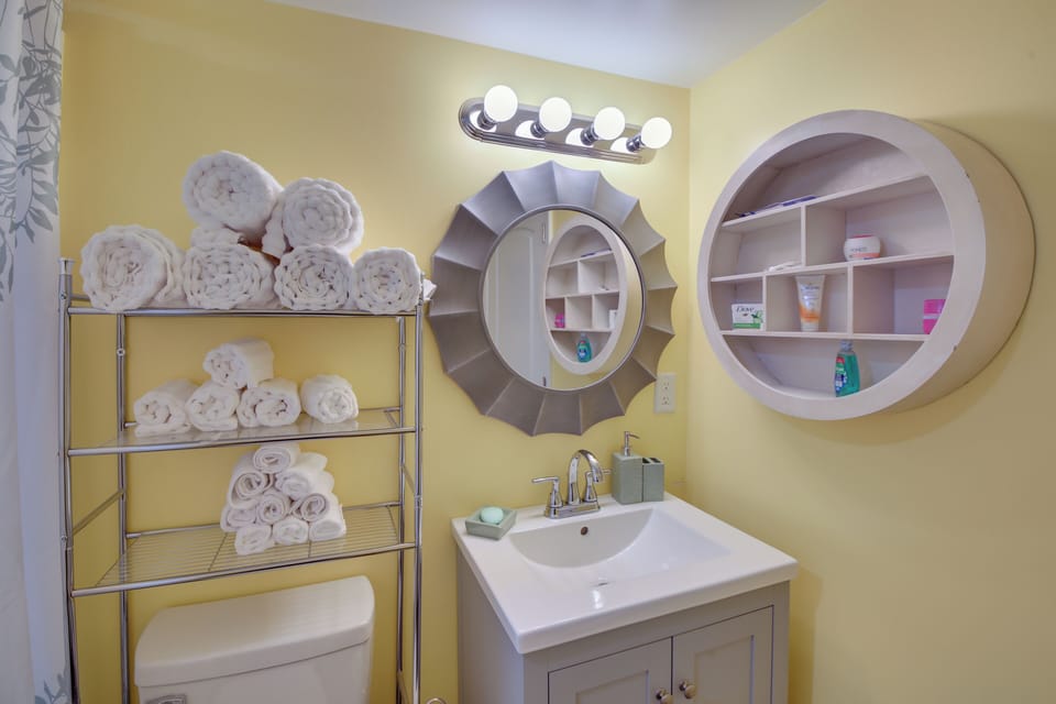 Full Bathroom | 1st Floor