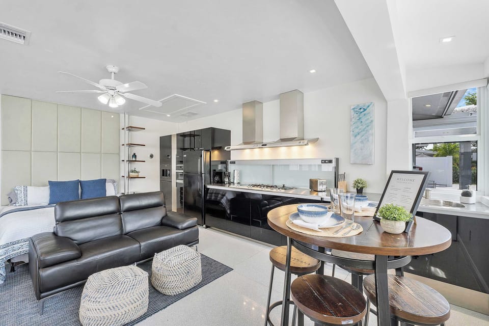 Gather around our stylish table with high seating for 4, perfect for dining and entertaining