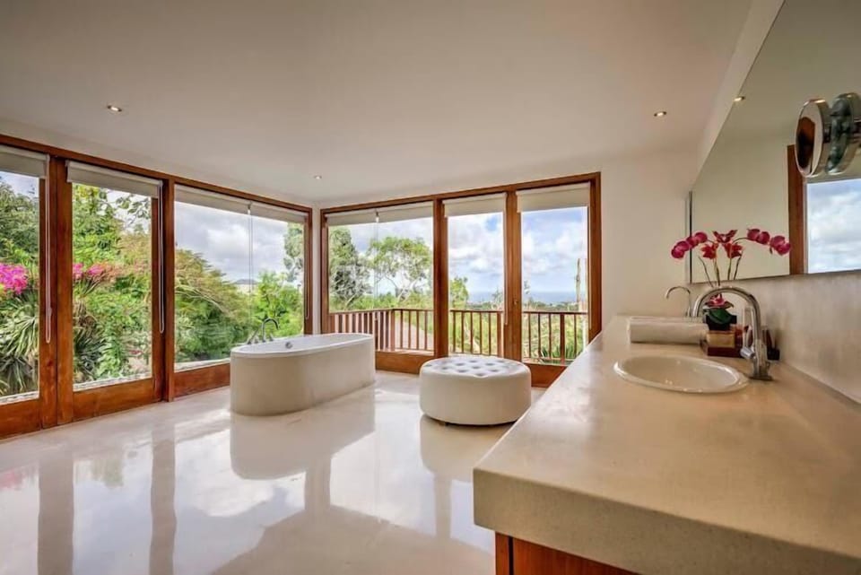 Exclusive Villa, Beach View | Bathroom | Slippers