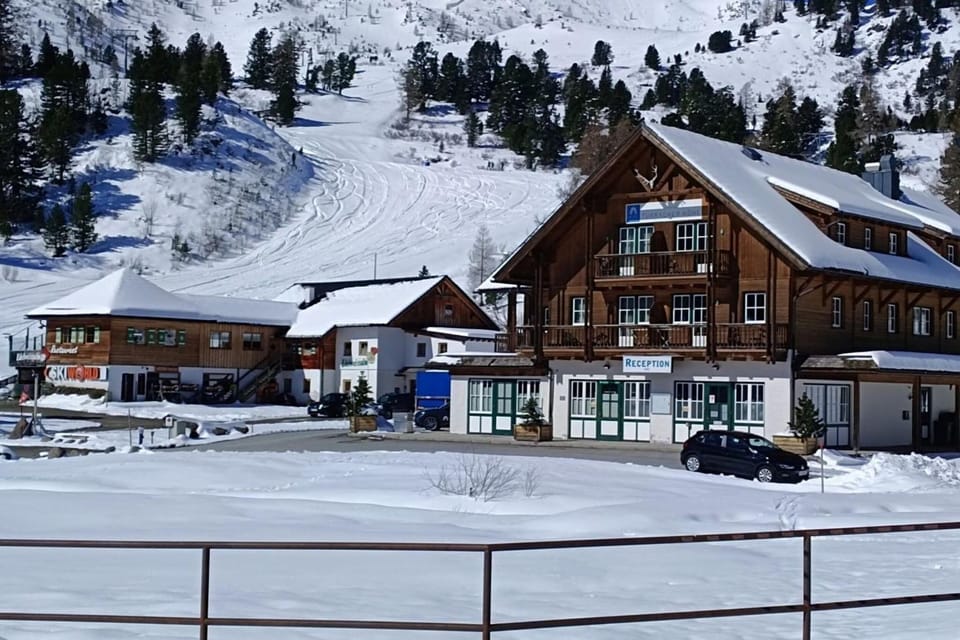 Region [winter] (>5 km)