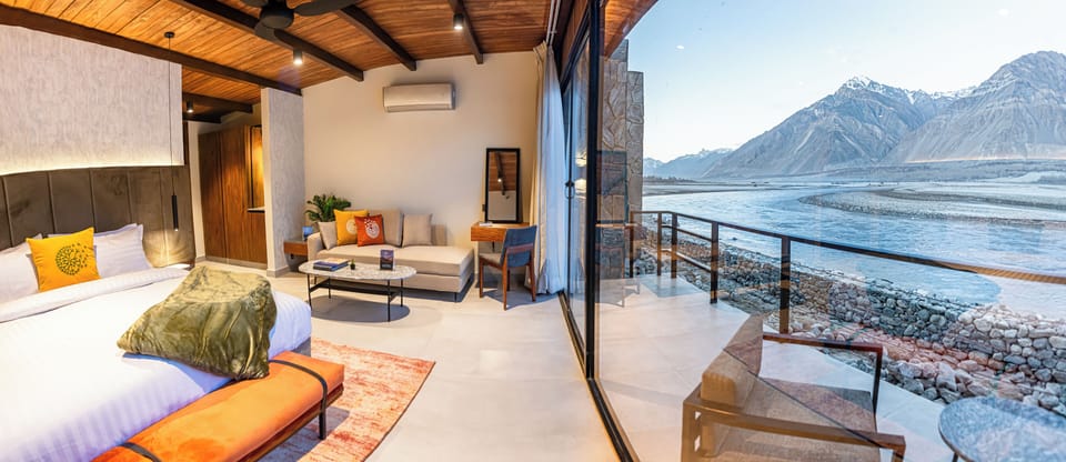 Chalet, 1 Double Bed, River View | Premium bedding, minibar, desk, laptop workspace