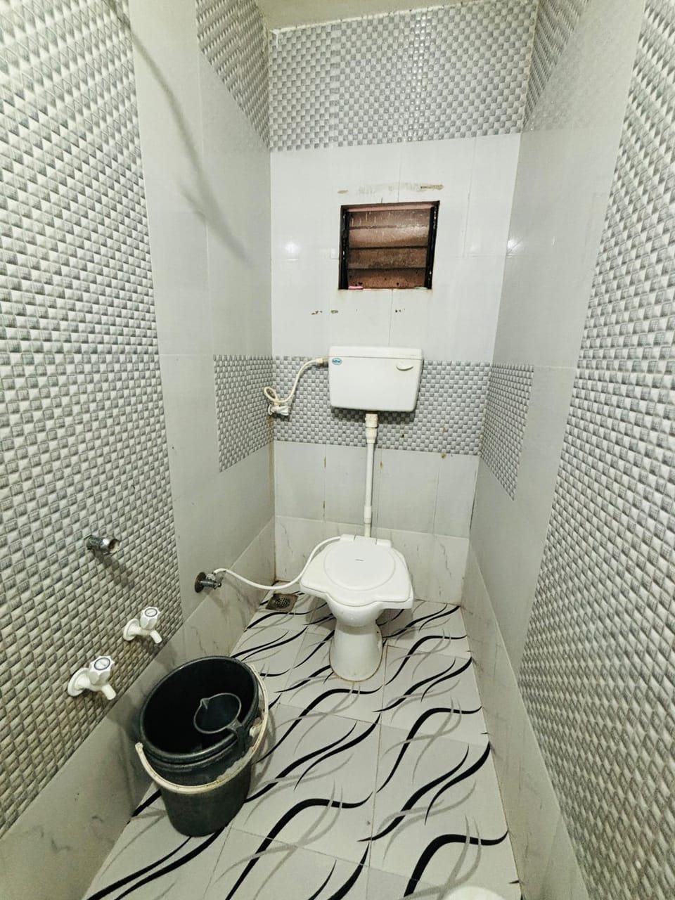 Deluxe Double Room, City View | Bathroom | Shower, free toiletries, towels, soap