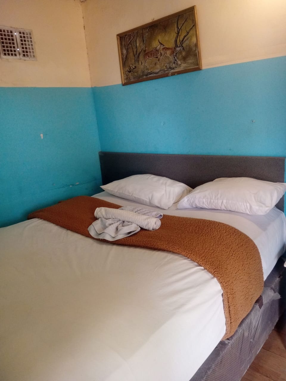 Deluxe Room, Balcony, Park View | WiFi (free), bed sheets