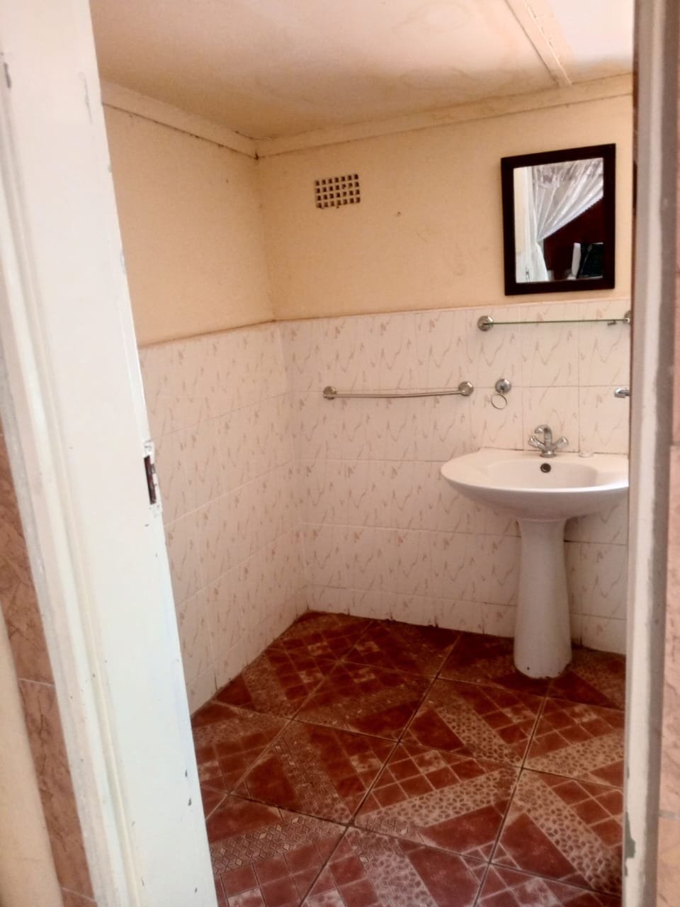 Deluxe Room, Balcony, Park View | WiFi (free), bed sheets
