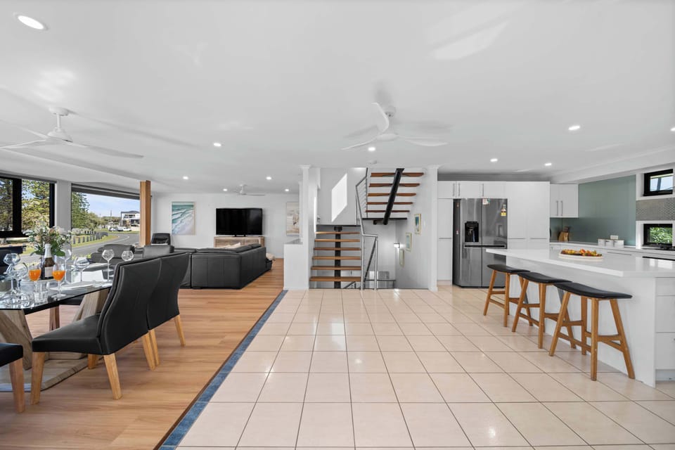 A spacious open-flow caters to large groups and is the ideal setting for entertaining with the ocean as your backdrop.