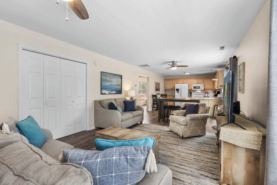 Living/Dining/Kitchen Areas