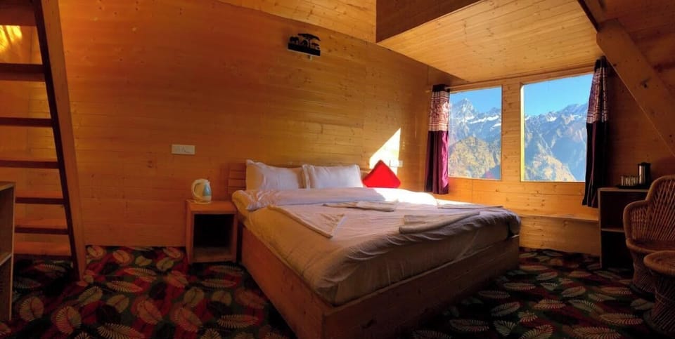 Deluxe Double Room, Balcony, Mountain View