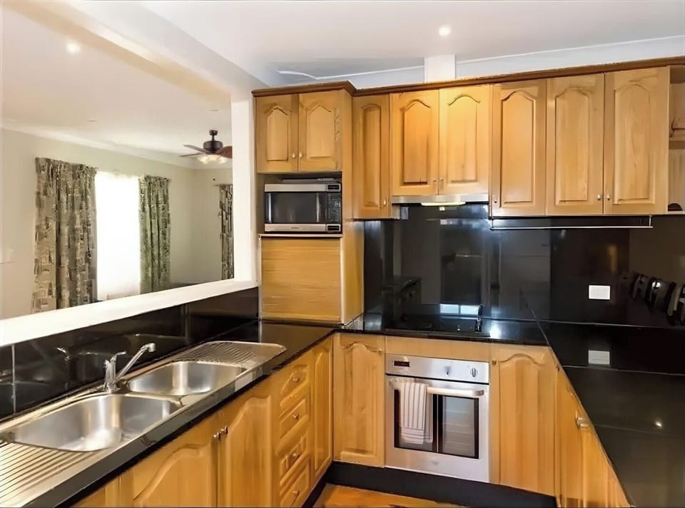 Family House, 4 Bedrooms, Kitchen, Garden View | Private kitchen | Electric kettle