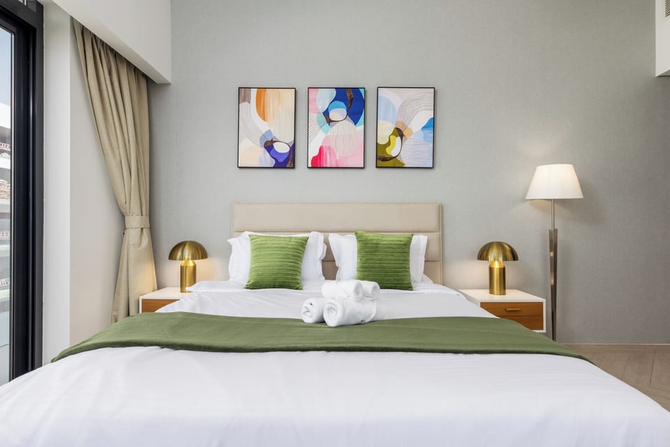 Deluxe Apartment, Balcony, City View | 2 bedrooms, desk, iron/ironing board, free WiFi