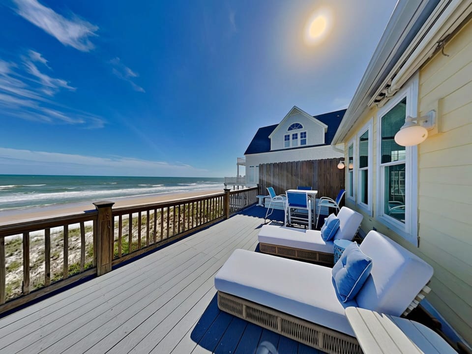 Oceanfront Deck - Lounge Seating + Outdoor Dining