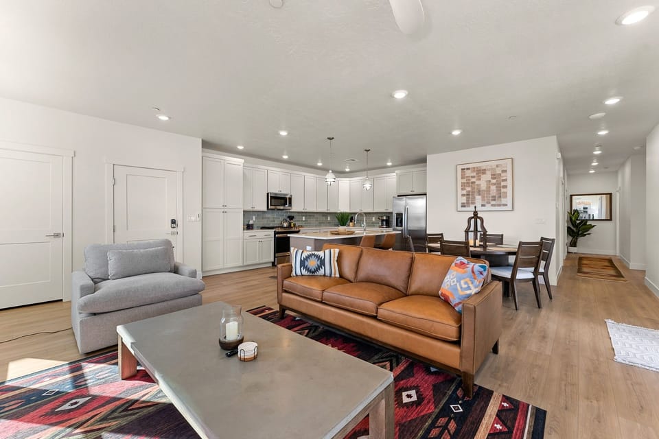 Condo, 3 Bedrooms | Living area | Smart TV, streaming services