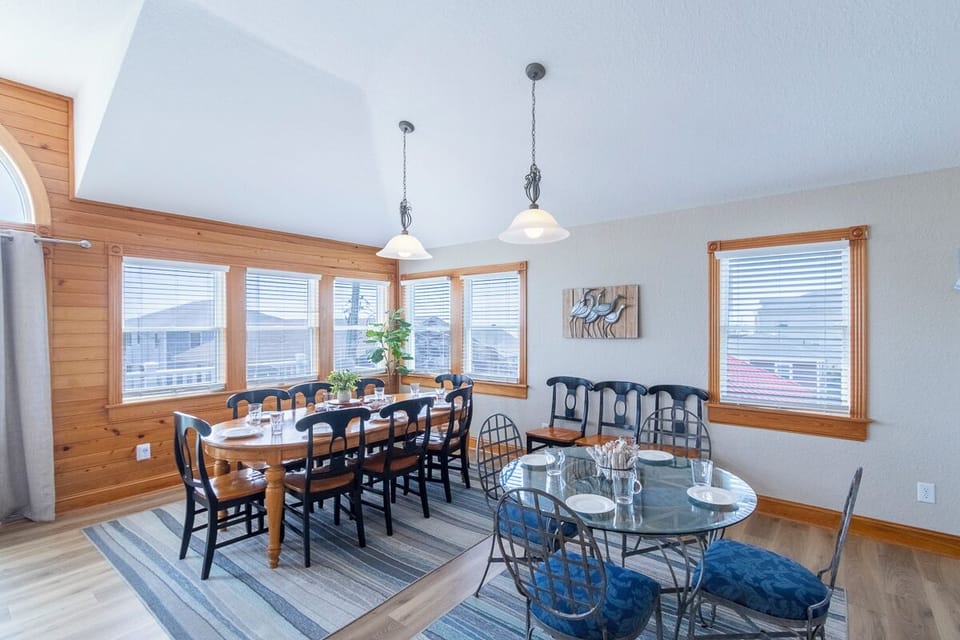 Top Level Dining Area