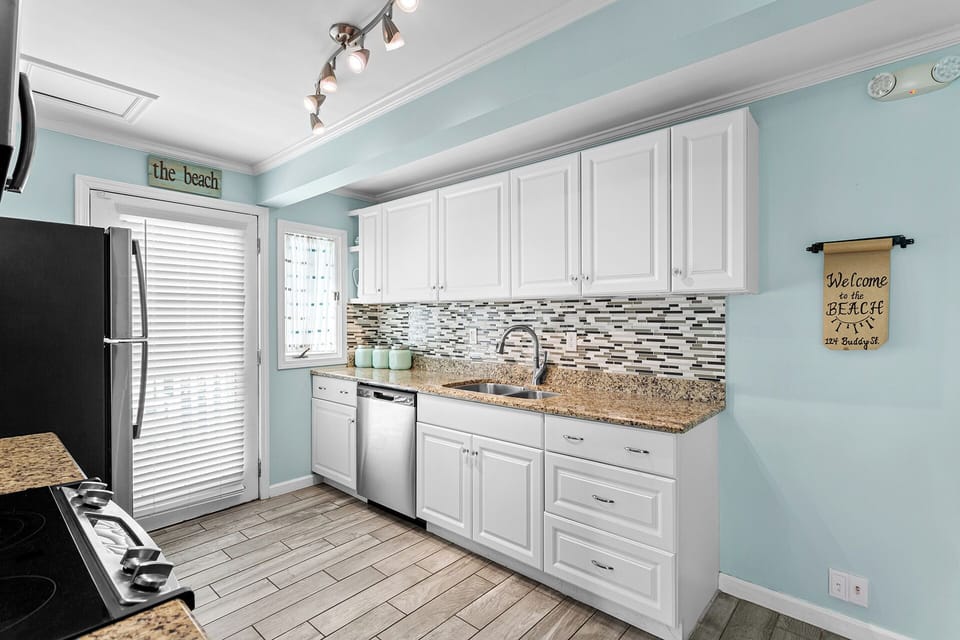 Mermaid's Retreat Kitchen Alt