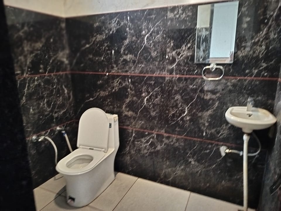 Shower, free toiletries, hair dryer (on request), towels