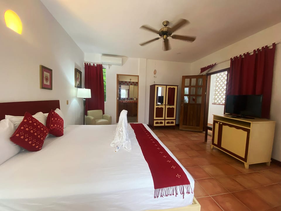Deluxe Double Room, Courtyard View | In-room safe, free WiFi, bed sheets