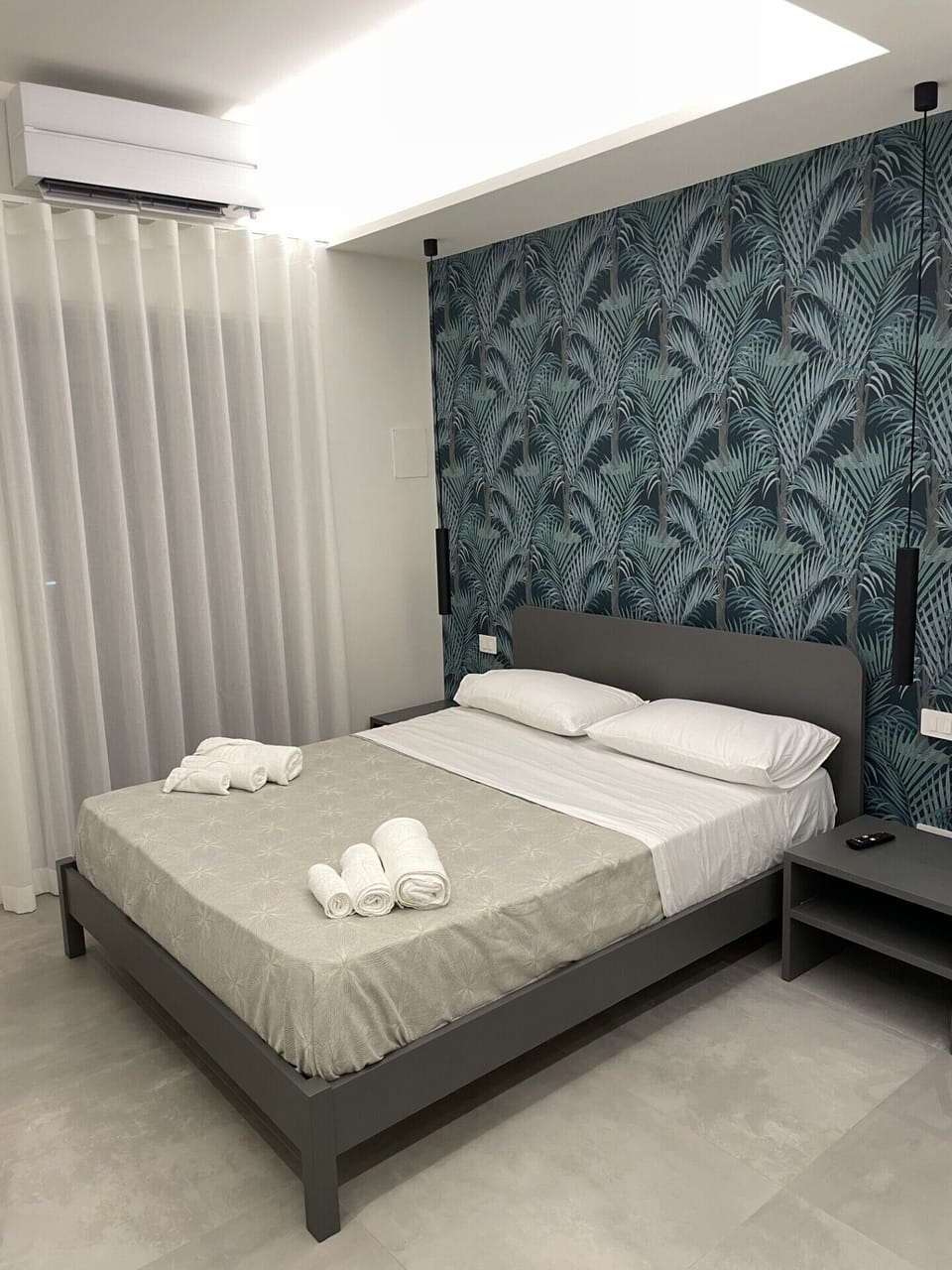 Luxury Double Room (Room 3) | Soundproofing, free WiFi, bed sheets