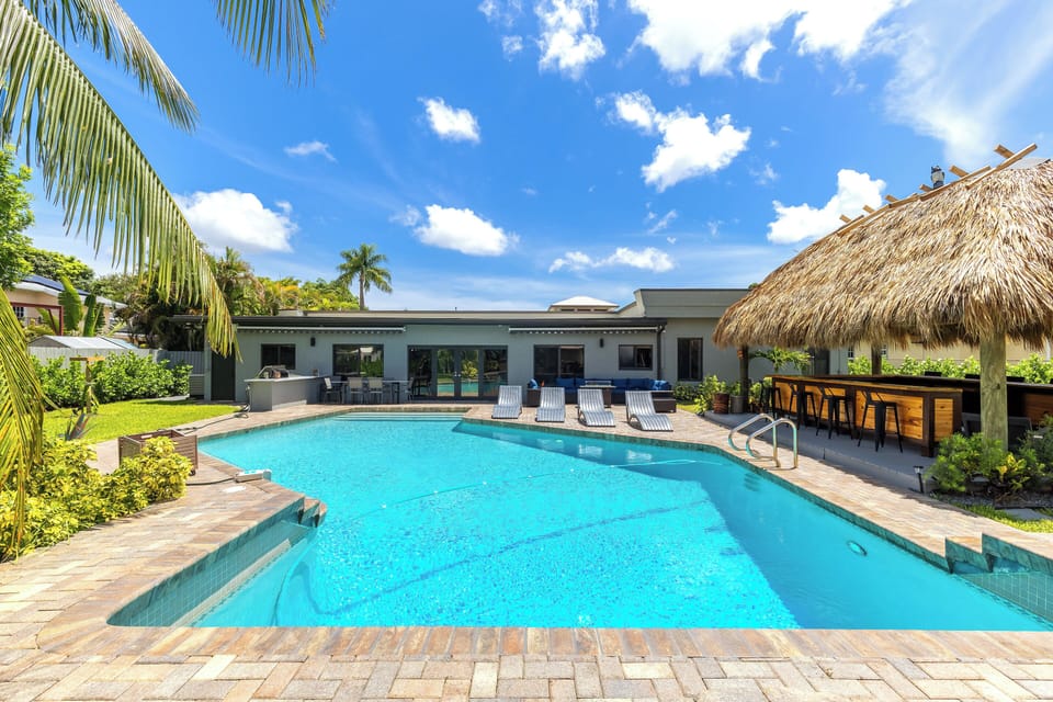 Back Yard Pool, Lounge, Tiki Hut, & Grill