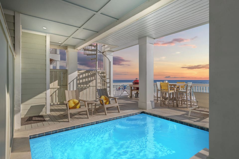 Outdoor pool, sun loungers