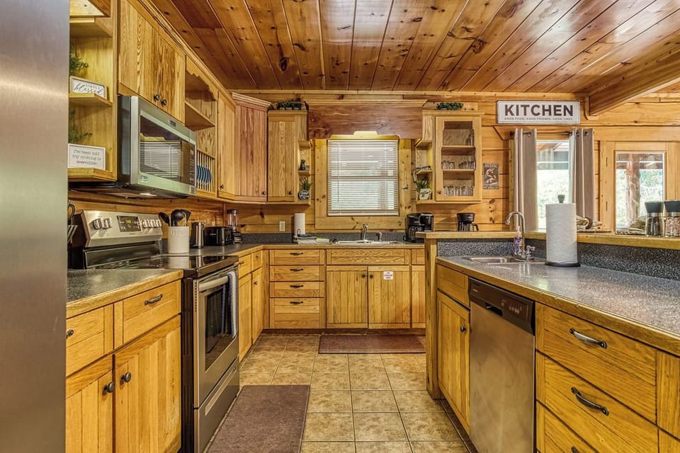 Kitchen - Fully Stocked w/ Utensils, Pots, Pans