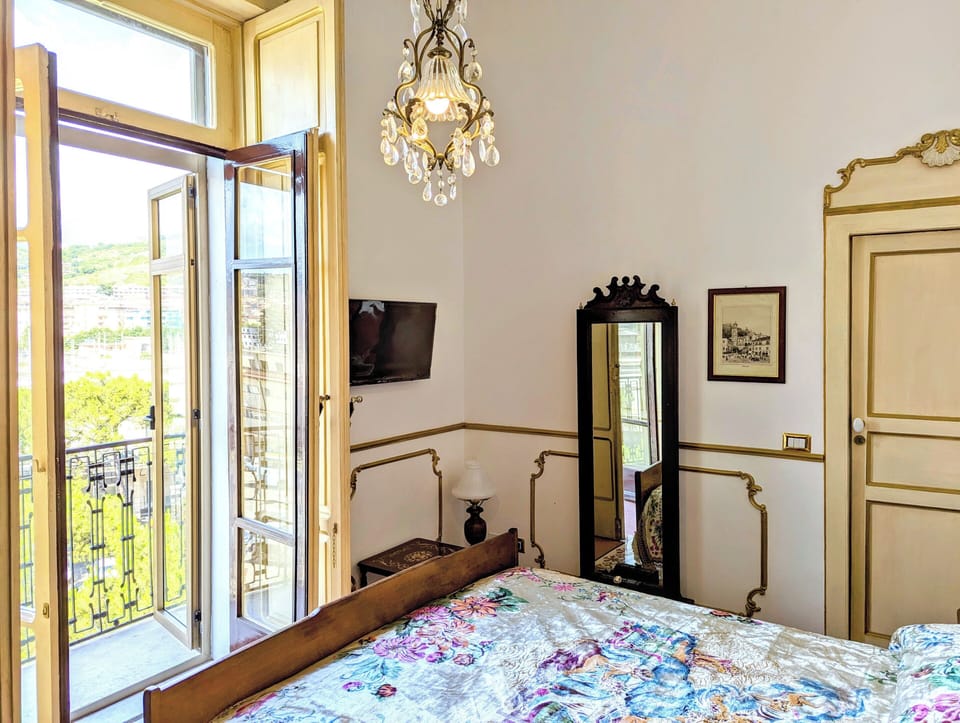 Deluxe Suite, City View | 1 bedroom, free WiFi